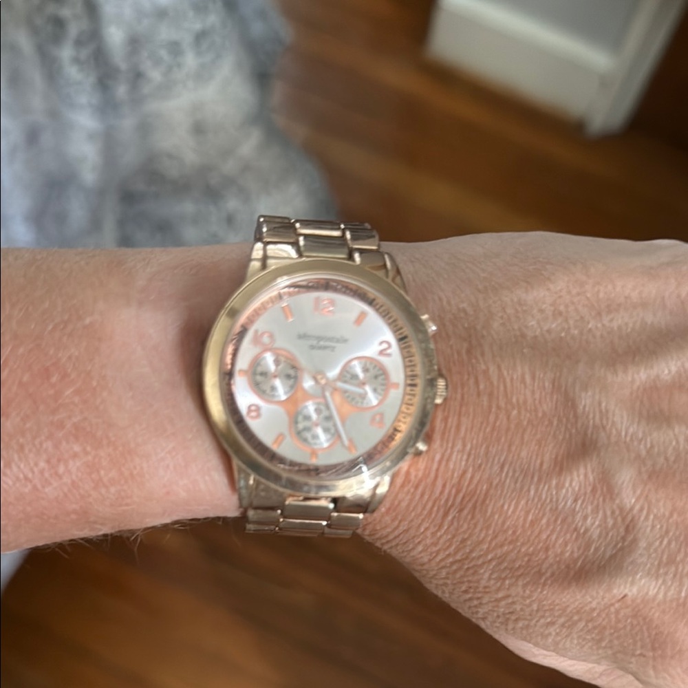 Aeropostale Gold Watch with Modern Sporty Design